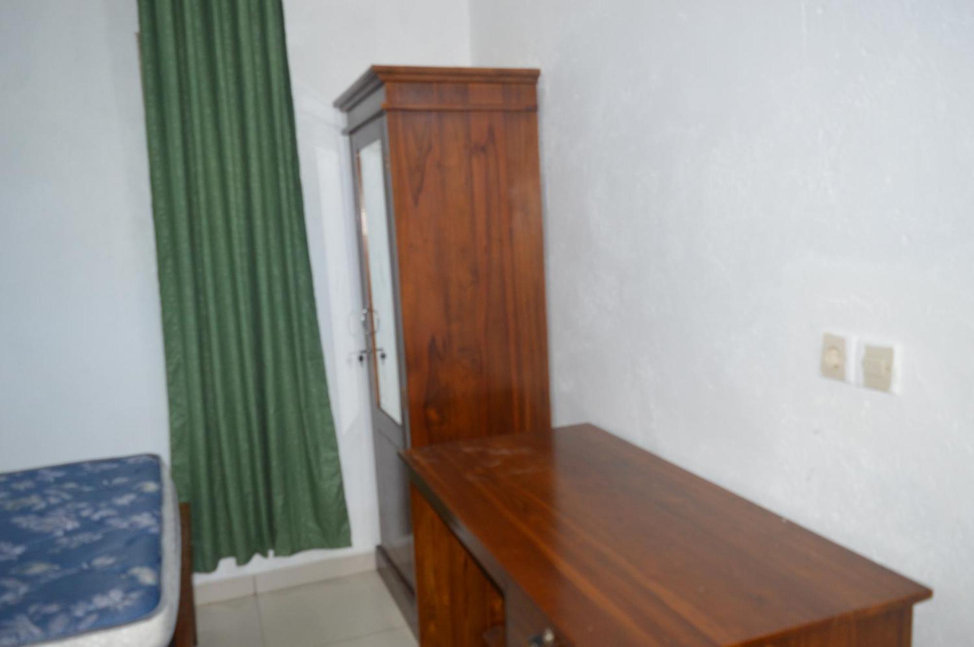 Labuan Bajo Mahoni Guesthouse Екстер'єр фото